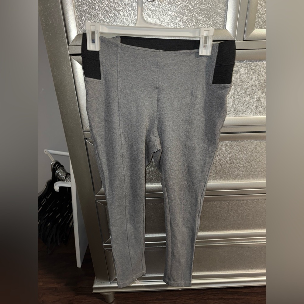Stretchy form fitting pants